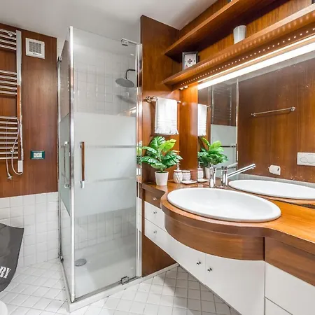 Apartment Accessible Groundfloor Near Station - Ca Rezzonico *