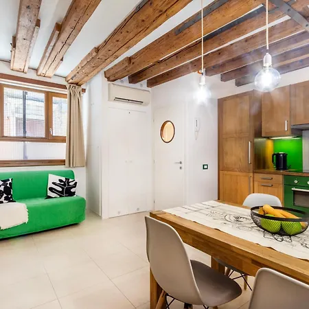 Accessible Groundfloor Near Station - Ca Rezzonico *