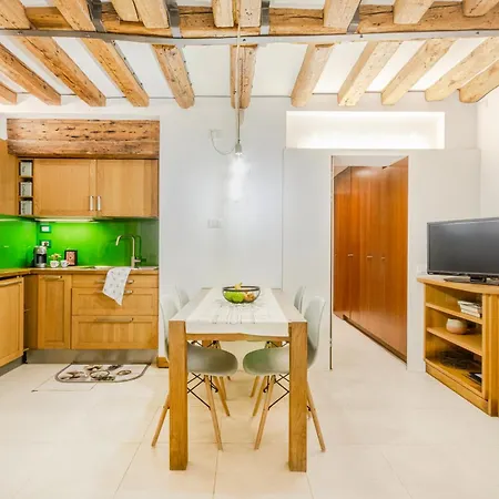 Apartment Accessible Groundfloor Near Station - Ca Rezzonico *